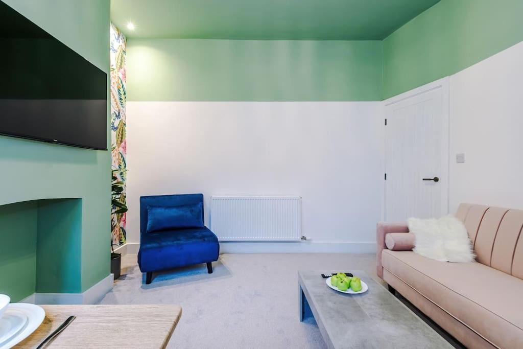 5 Bed Salford Sanctuary Retreat Villa Manchester Exterior photo