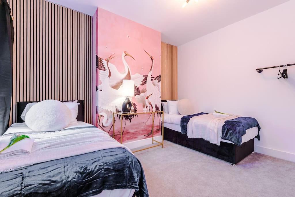 5 Bed Salford Sanctuary Retreat Villa Manchester Exterior photo