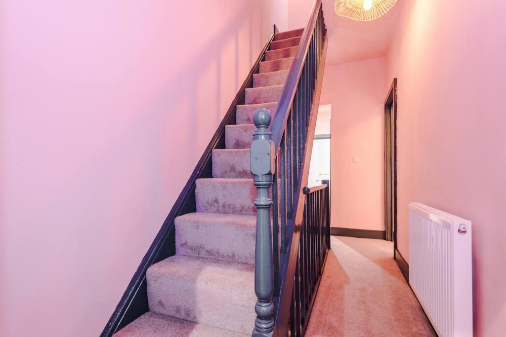 5 Bed Salford Sanctuary Retreat Villa Manchester Exterior photo